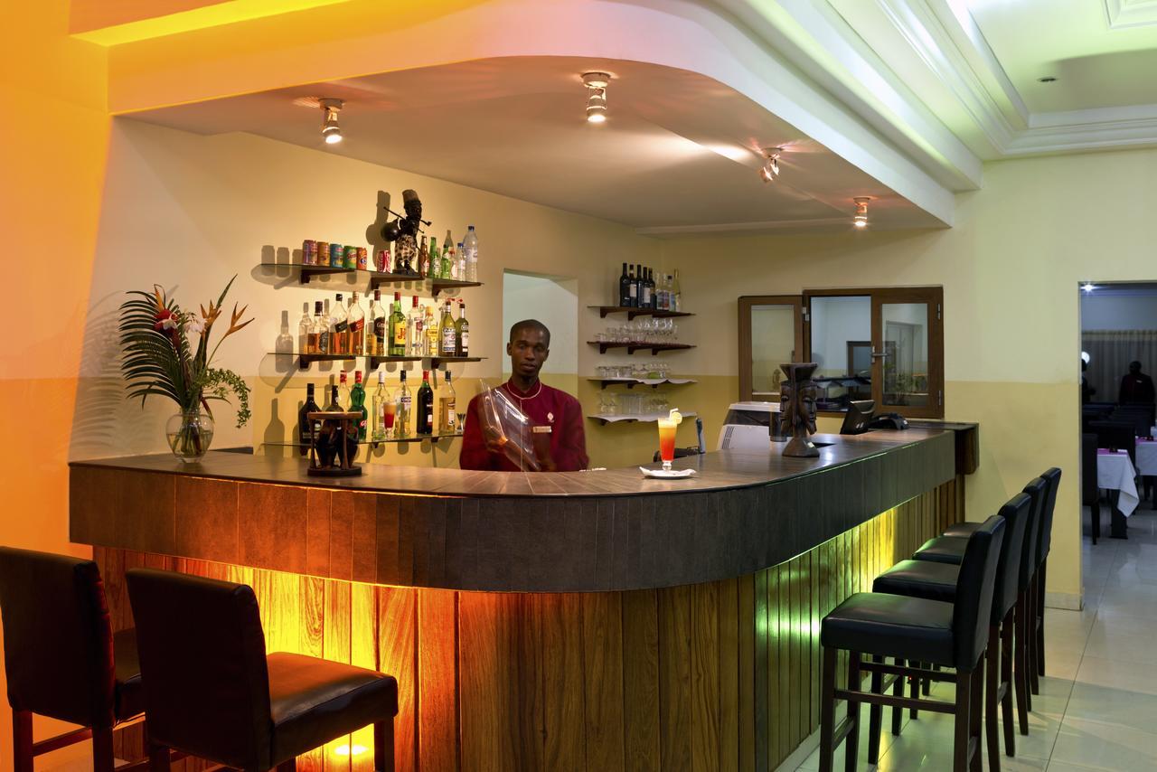 Dunia Hotel ビサウ エクステリア 写真