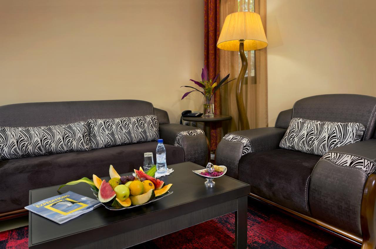 Dunia Hotel ビサウ エクステリア 写真