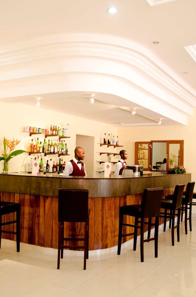 Dunia Hotel ビサウ レストラン 写真